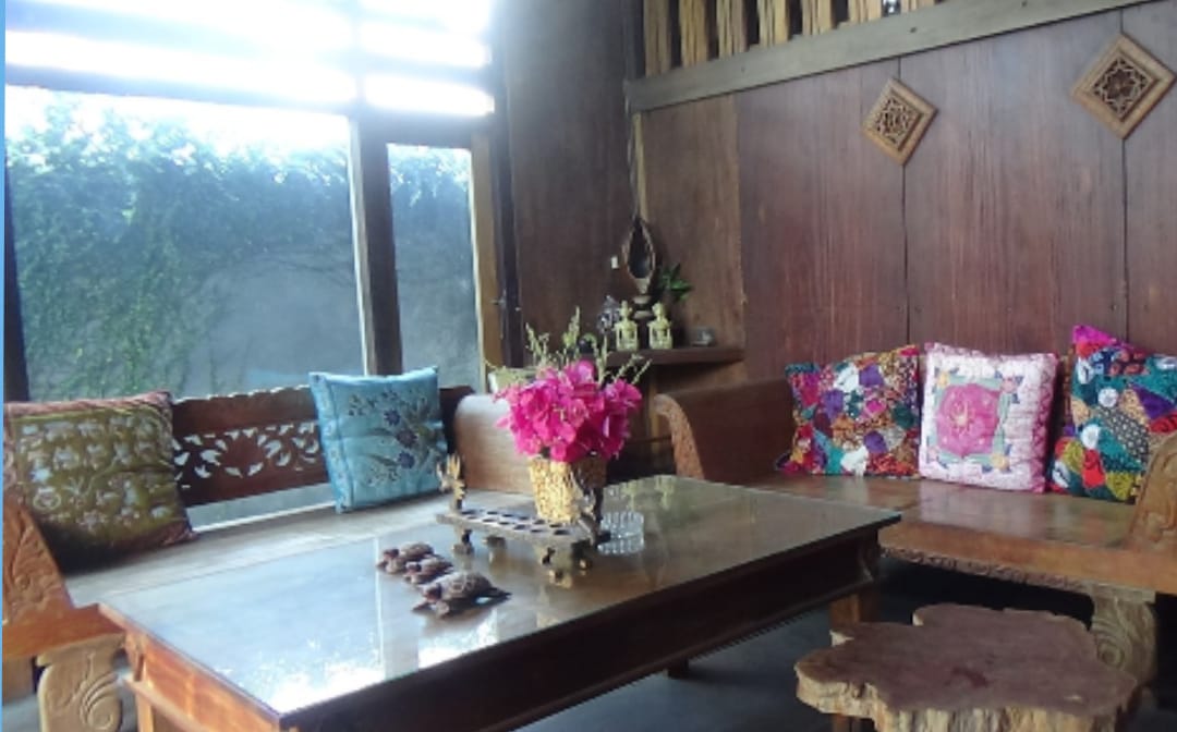 Oemah Sadewa: Historic Stay with Modern Comfort in Tritih Wetan